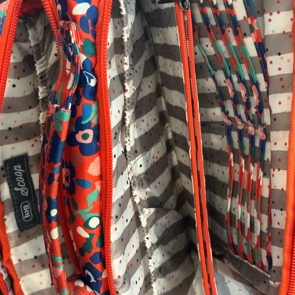 Lug Wildflower Poppy Crossbody Bag - Picture 8 of 9